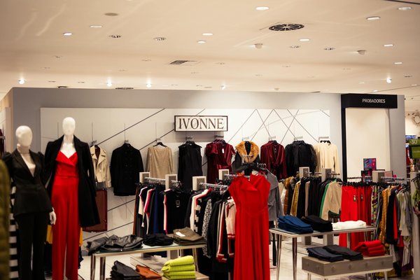 Explore des socquettes homme fantaisie colorées incontournables